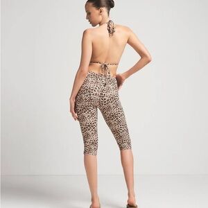 Skims SIGNATURE SWIM LIMITED EDITION CHAMPAGNE LEOPARD PRINT
CAPRI